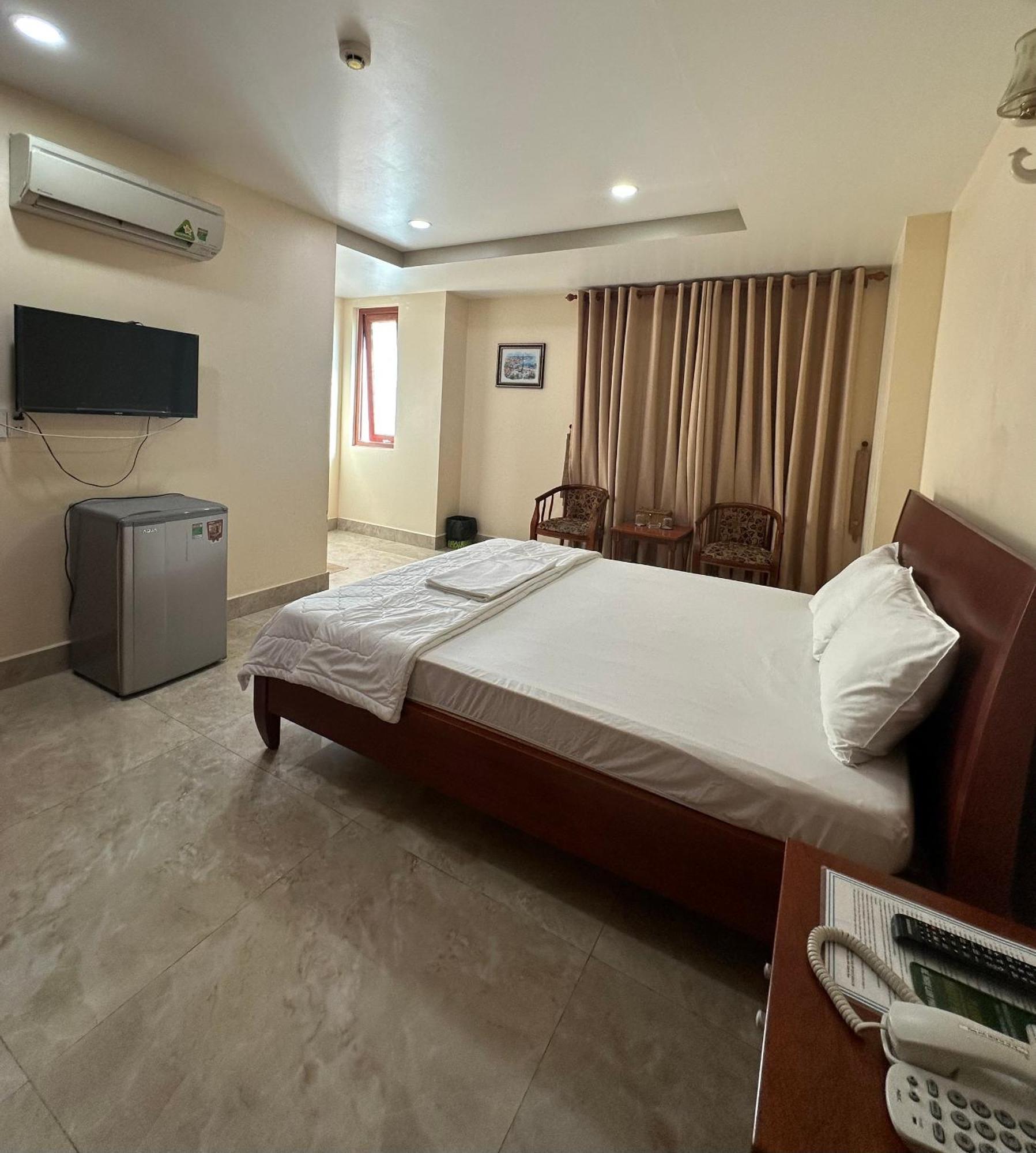 Hotel Khach San Ngoc